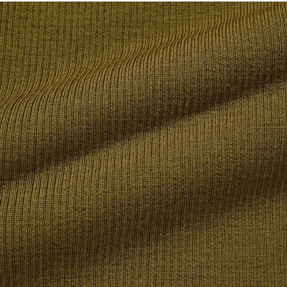 Uniqlo 100% Merino wool turtleneck in olive green size XS - Picture 2 of 3